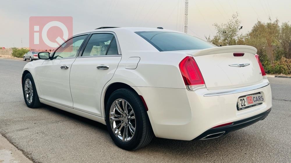 کرایسلەر 300